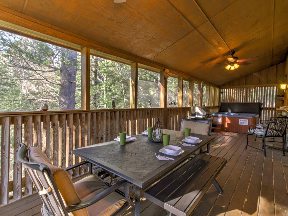 Вилла Cozy Nest Gatlinburg Cabin With Porch And Jacuzzi! Экстерьер фото